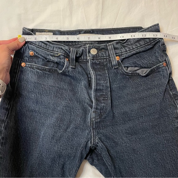 Levi’s Wedgie High Waist Straight Leg Jeans - Picture 6 of 9